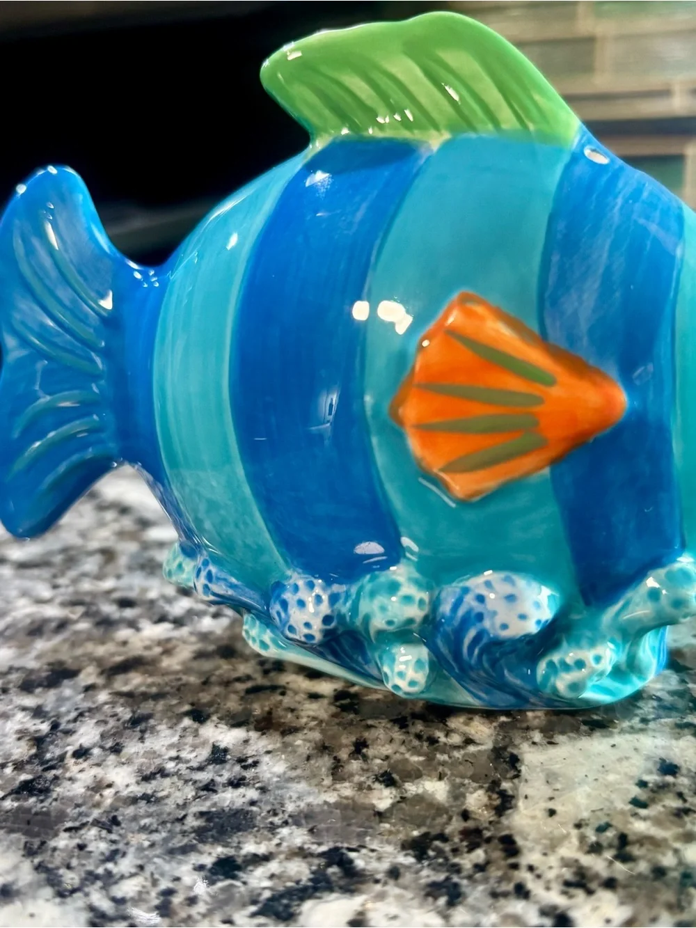 Vintage hand painted ceramic tropical fish salt & pepper shaker set
